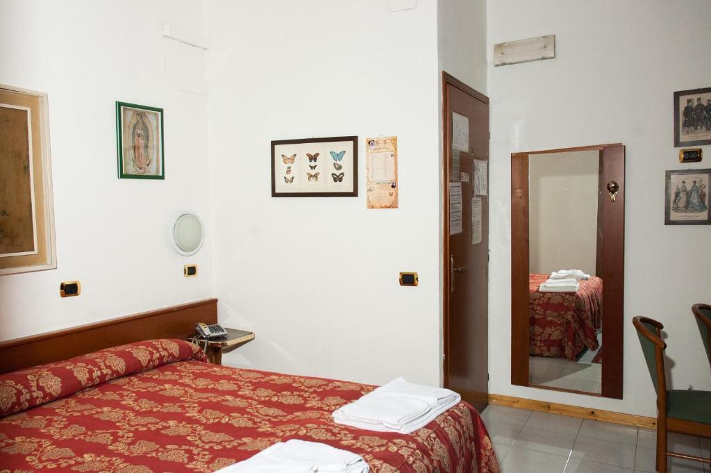 Vip Hotel Piacenza Exterior foto