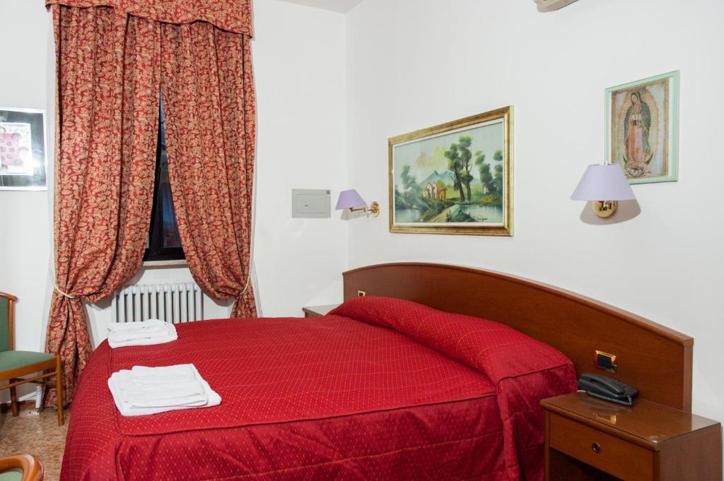 Vip Hotel Piacenza Zimmer foto