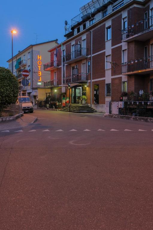 Vip Hotel Piacenza Exterior foto