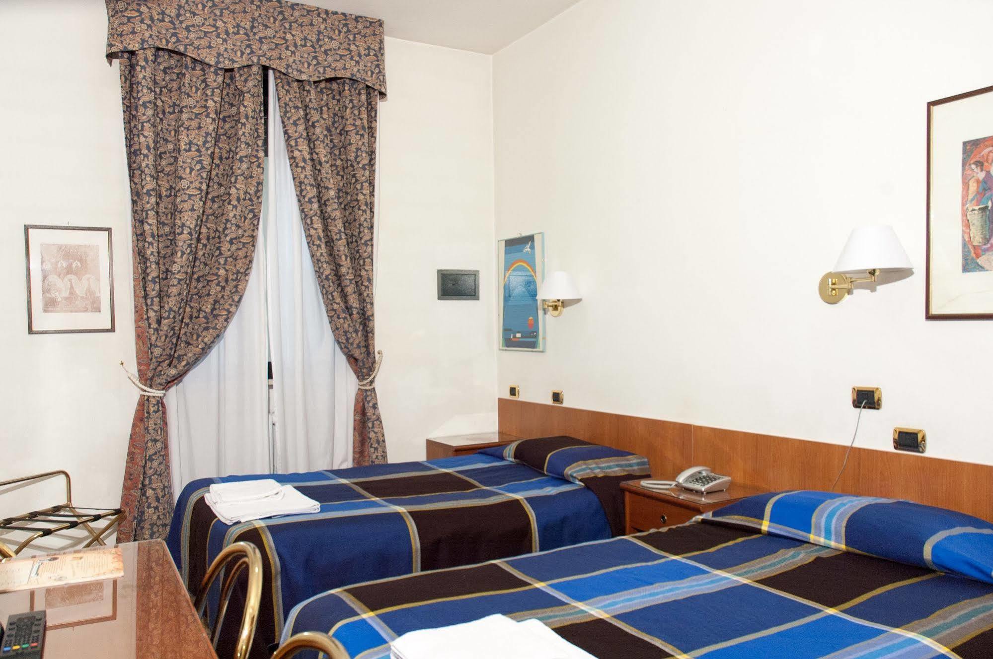 Vip Hotel Piacenza Exterior foto